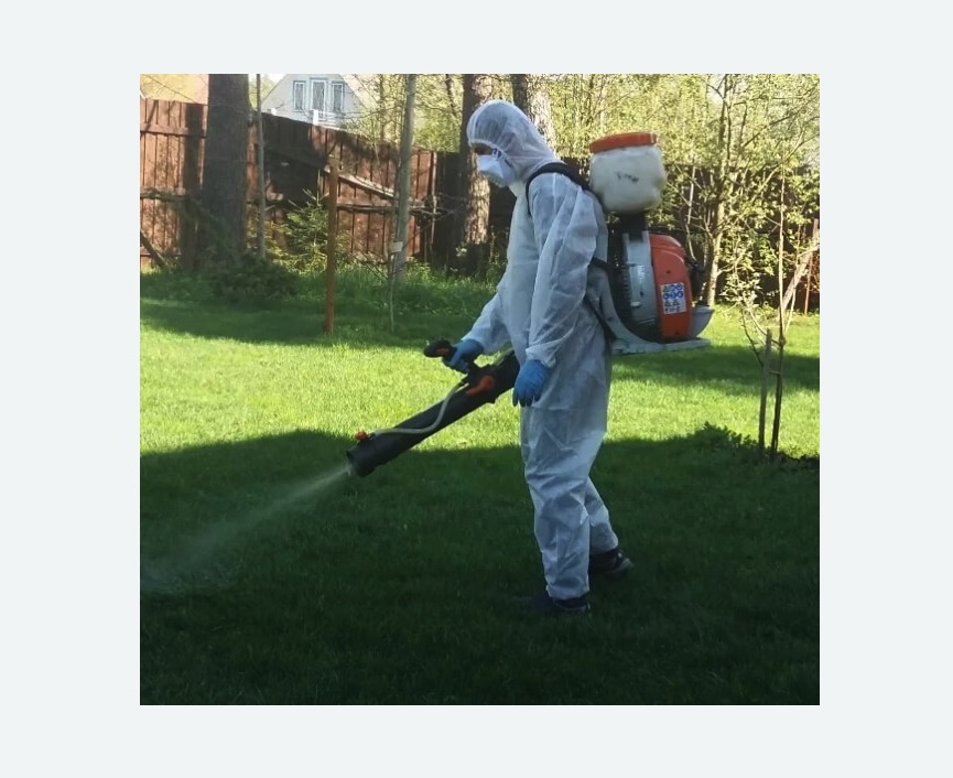 Обработка территории от клещей в Тихвине